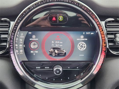 Used 2022 MINI Cooper 2-Door Hardtop image 12