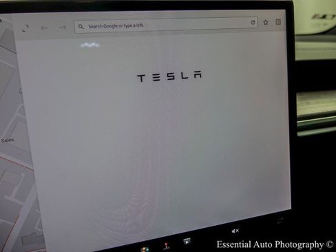 Used 2022 Tesla Model X image 28