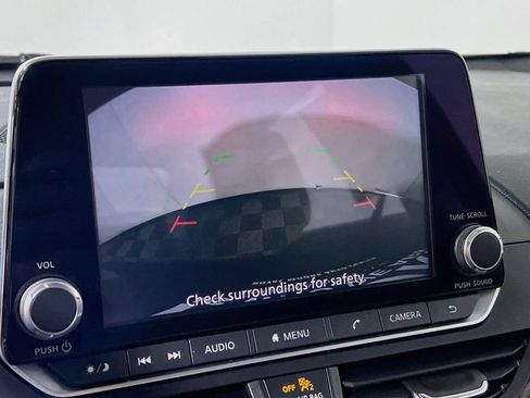 Used 2025 Nissan Altima 2.5 SV FWD image 12
