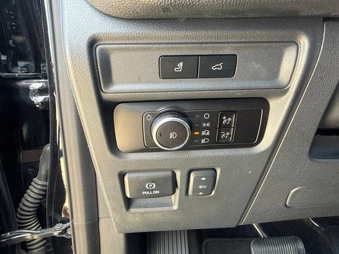 Used 2023 Ford Expedition Limited RWD image 15