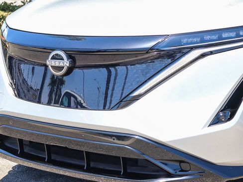 Used 2023 Nissan Ariya FWD image 5