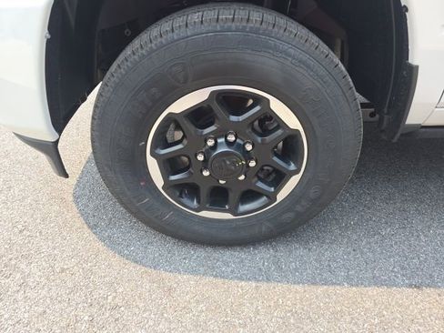 New 2025 RAM 2500 Laramie image 8