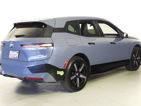 Used 2023 BMW iX xDrive50 w/ Sport Package AWD/4WD image 6