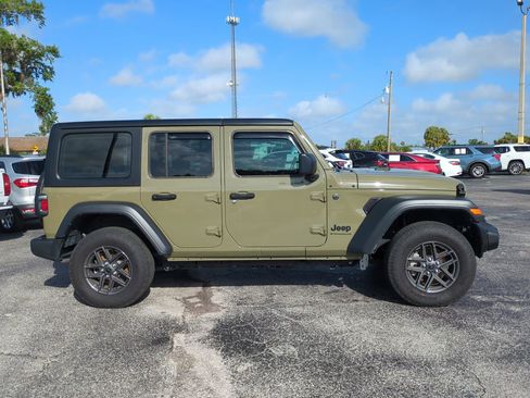 Used 2025 Jeep Wrangler Sport image 3