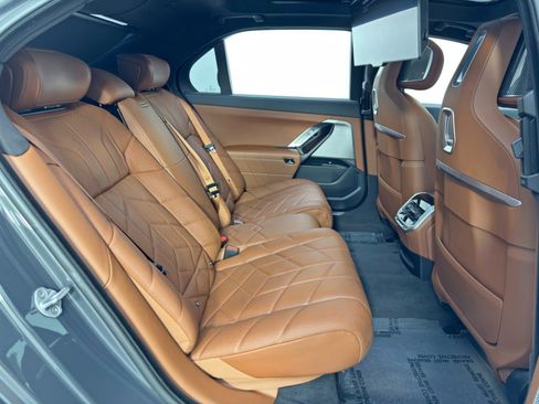 Used 2023 BMW i7 xDrive60 image 51