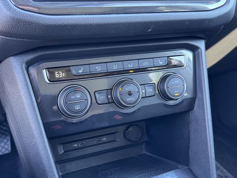 Certified 2021 Volkswagen Tiguan SE w/ Panoramic Sunroof Package image 28