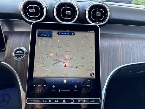 New 2025 Mercedes-Benz GLC 350e 4MATIC image 30