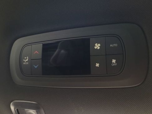 New 2026 Chrysler Pacifica Limited w/ S Appearance Package image 32