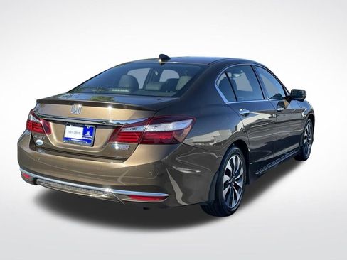 Used 2017 Honda Accord Touring image 6
