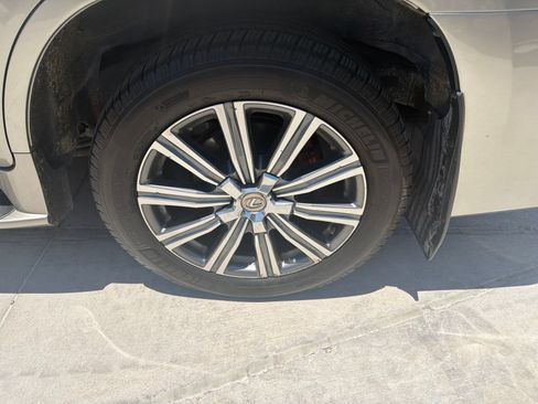Used 2016 Lexus LX 570 4WD w/ Luxury Package image 9