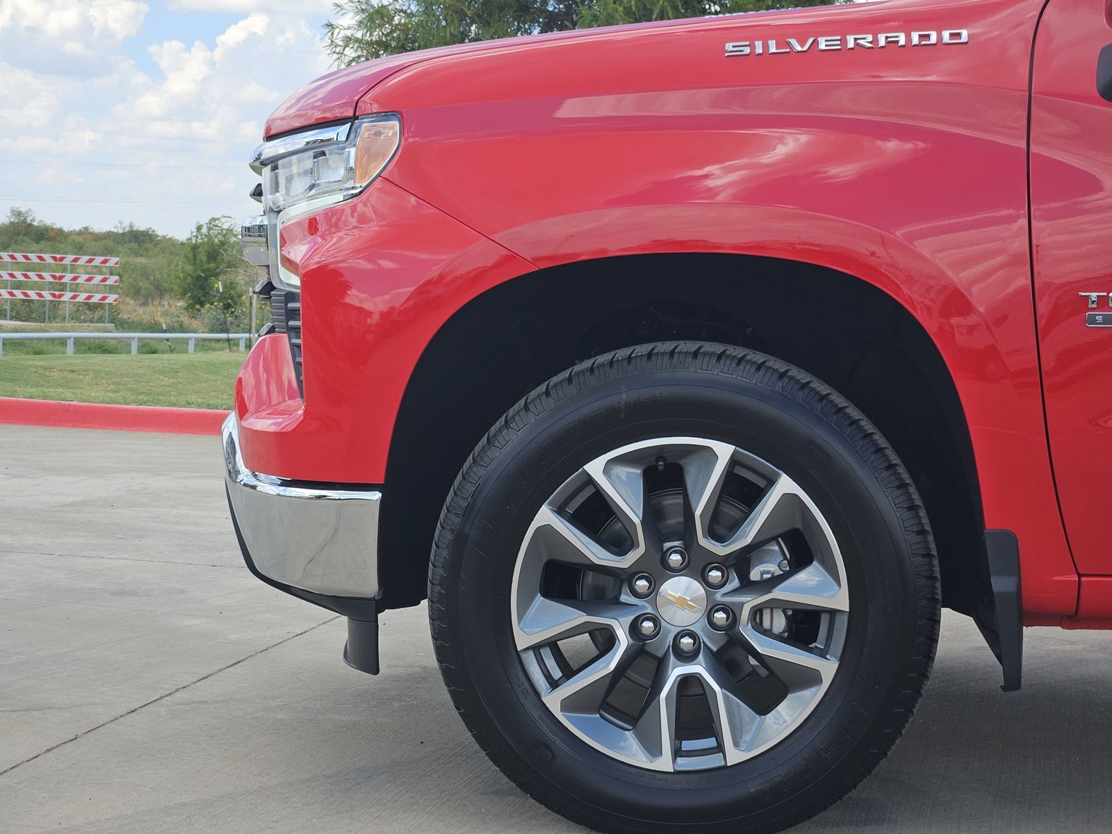 New 2026 Chevrolet Silverado 1500 LT w/ Texas Edition Plus AWD/4WD image 11