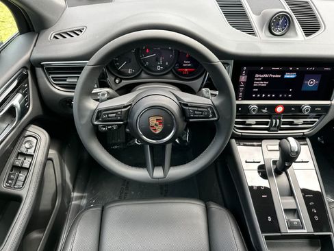 Certified 2025 Porsche Macan AWD/4WD image 15