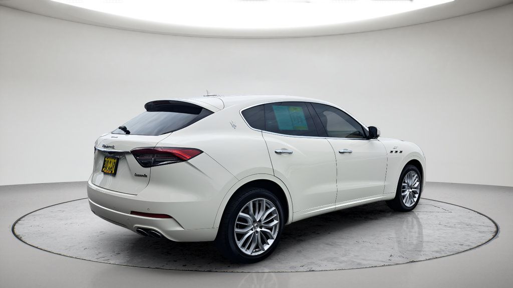 Used 2022 Maserati Levante GT AWD/4WD image 3