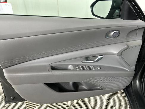 Used 2024 Hyundai Elantra SEL FWD image 11