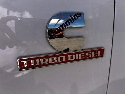 Used 2024 RAM 2500 Laramie AWD/4WD image 9