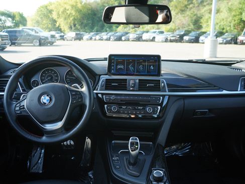 Used 2018 BMW 330i xDrive Sedan w/ Convenience Package AWD/4WD image 14