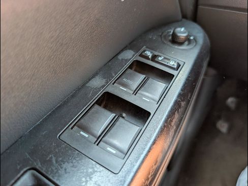 Used 2013 Jeep Compass Latitude AWD/4WD image 19