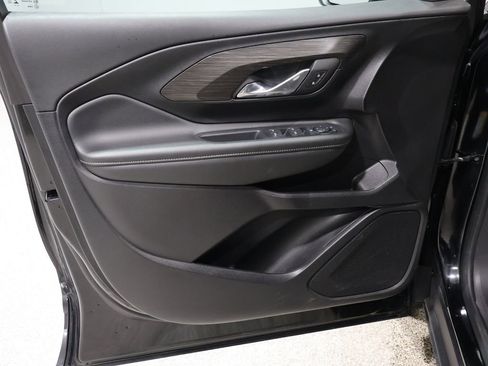 Used 2024 GMC Terrain SLE image 13