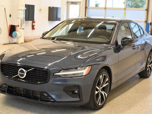 Used 2024 Volvo S60 B5 Core FWD image 9