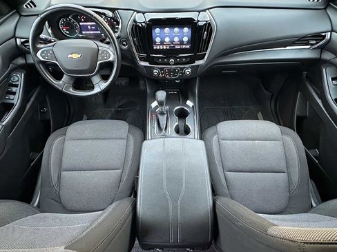 Used 2022 Chevrolet Traverse LT image 20