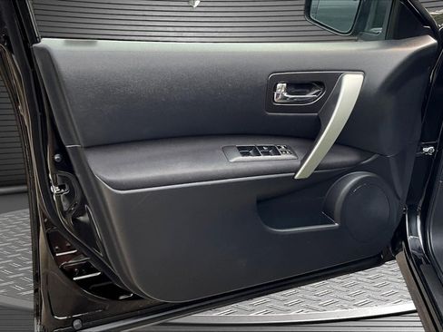 Used 2010 Nissan Rogue S Krom Edition AWD/4WD image 19