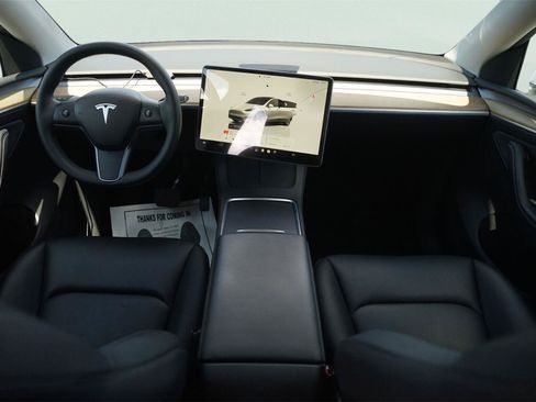 Used 2023 Tesla Model Y AWD image 21