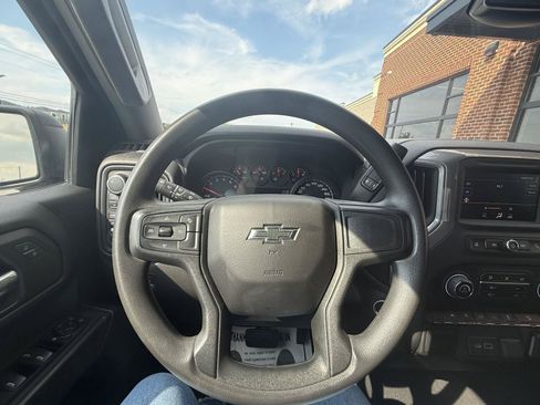 Used 2022 Chevrolet Silverado 1500 Custom Trail Boss AWD/4WD image 10