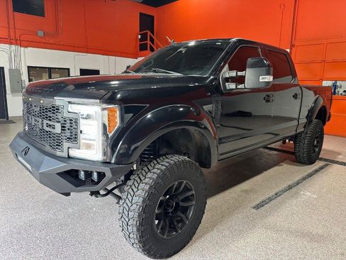 Used 2019 Ford F250 Lariat w/ Lariat Ultimate Package AWD/4WD image 7