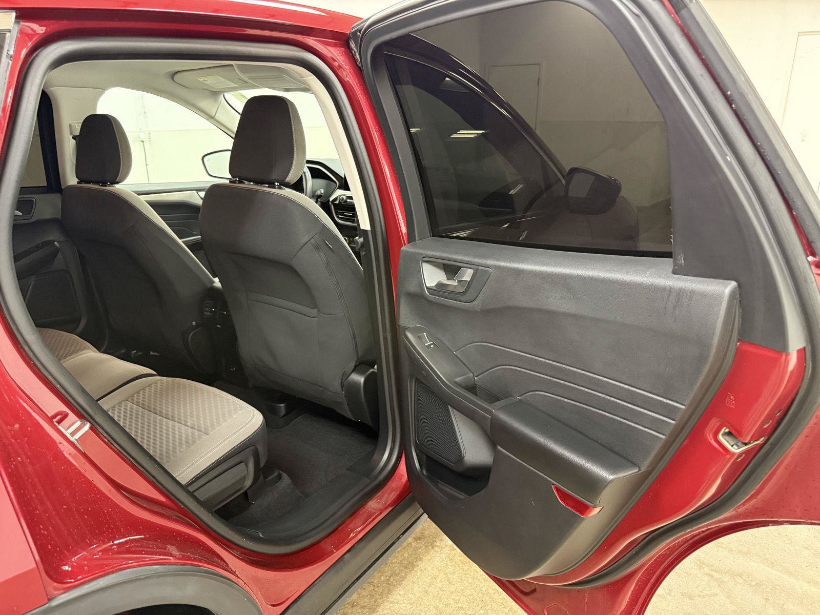 Used 2021 Ford Escape SE w/ Convenience Package AWD/4WD image 29
