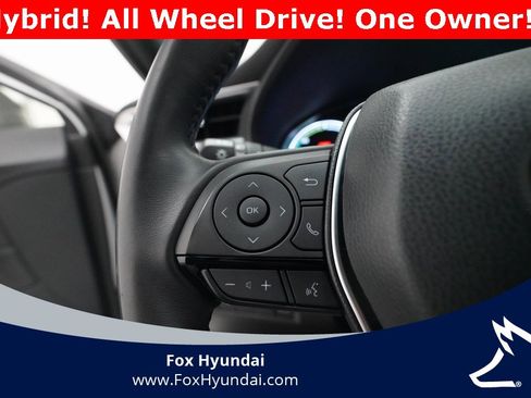 Used 2024 Toyota Venza XLE image 18