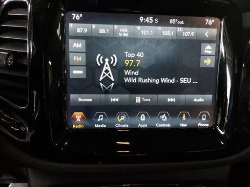 Used 2017 Jeep Compass Limited AWD/4WD image 17