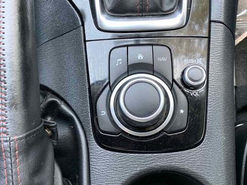 Used 2015 MAZDA MAZDA3 i Touring w/ Technology Package image 22