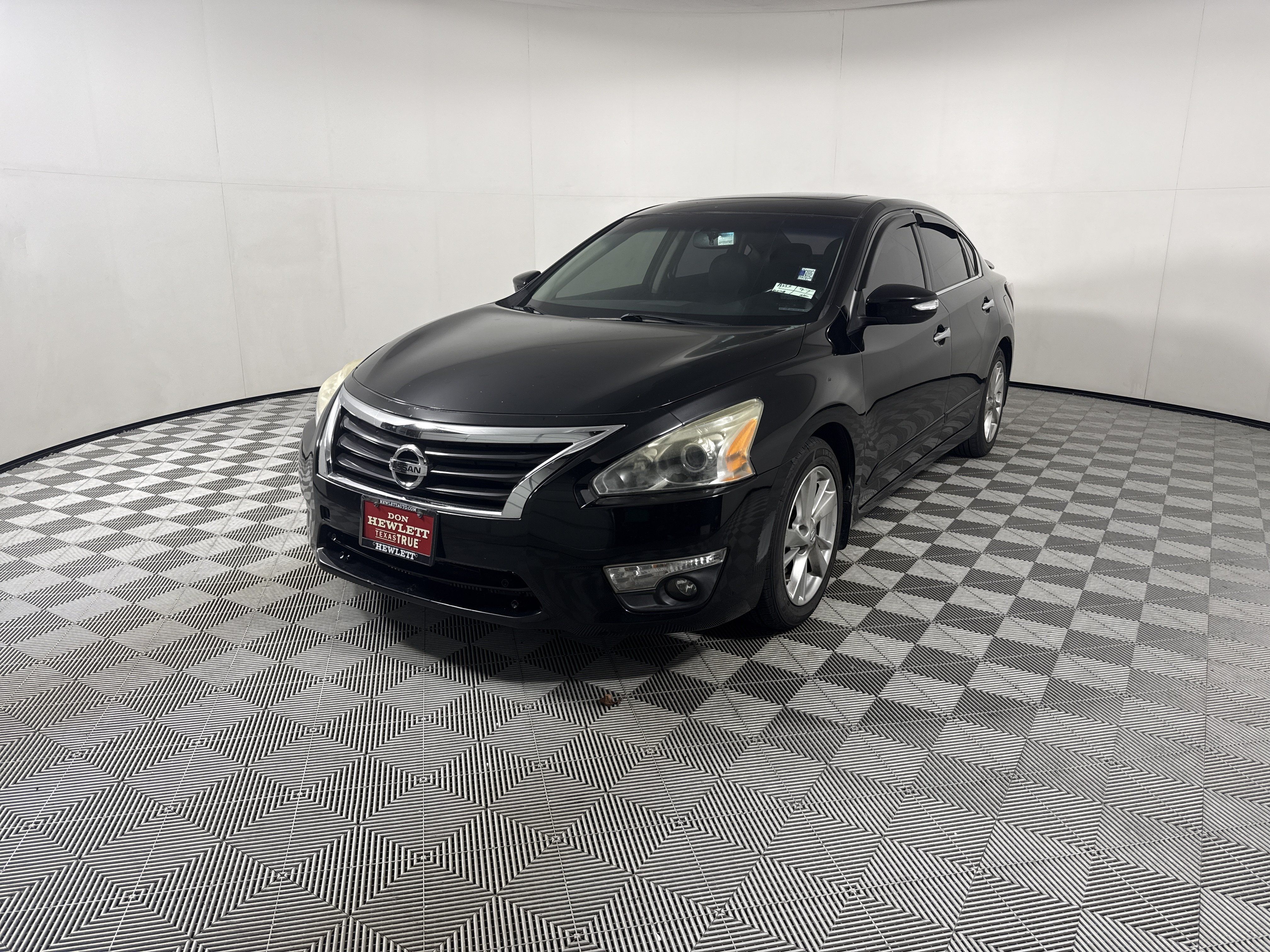 Used 2015 Nissan Altima 2.5 SL w/ Technology Package FWD image 1