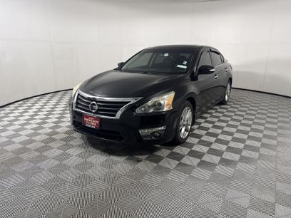Used 2015 Nissan Altima 2.5 SL w/ Technology Package