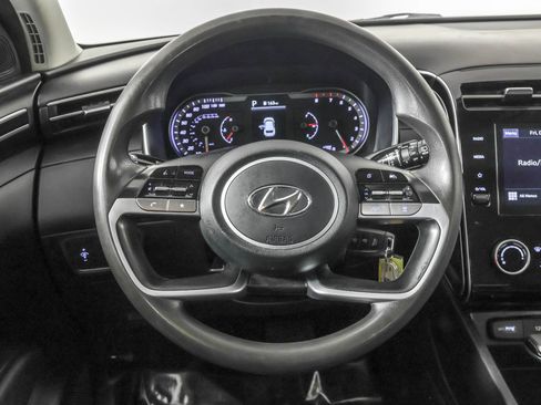 Used 2023 Hyundai Tucson SE image 25