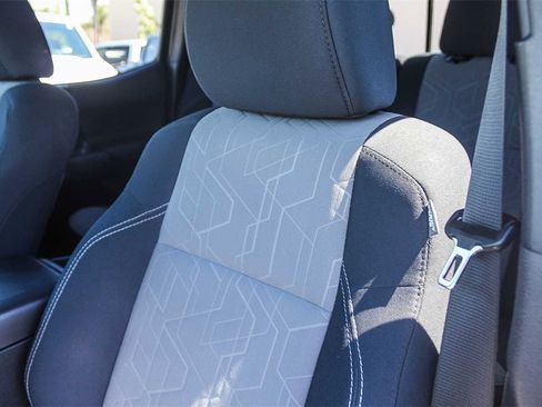 Used 2022 Toyota Tacoma TRD Sport w/ Technology Package image 25