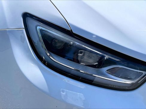 Used 2023 Chrysler Pacifica Touring-L FWD image 26