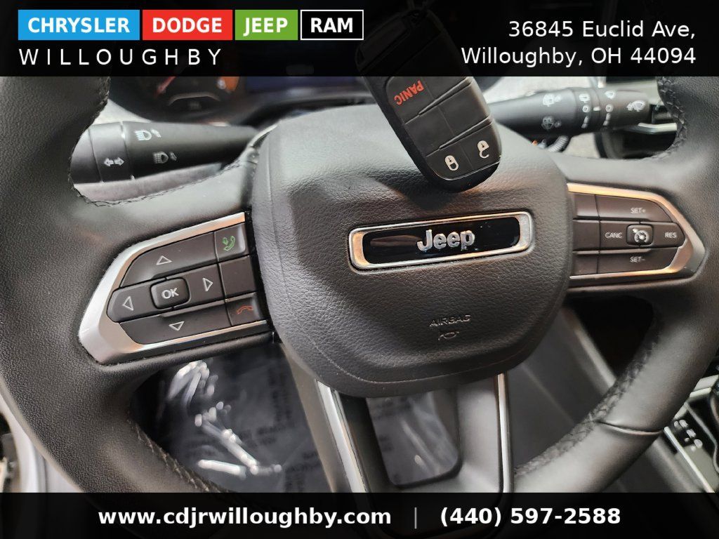 Used 2024 Jeep Compass Latitude AWD/4WD image 40