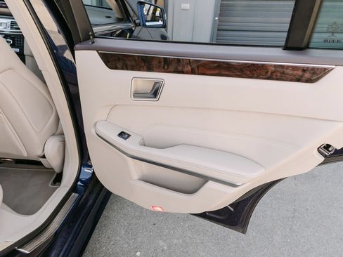 Used 2015 Mercedes-Benz E 350 4MATIC Sedan w/ Premium 1 Package image 36