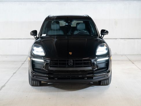 Certified 2026 Porsche Macan AWD/4WD image 6