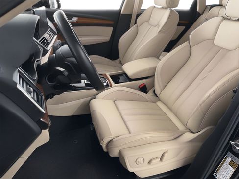 Used 2023 Audi Q5 e Premium Plus w/ Premium Plus Package image 5