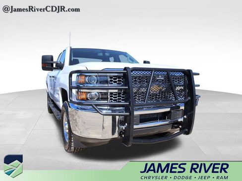 Used 2019 Chevrolet Silverado 2500 W/T AWD/4WD image 10