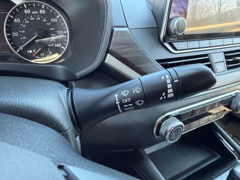 Used 2023 Nissan Altima 2.5 SV FWD image 28