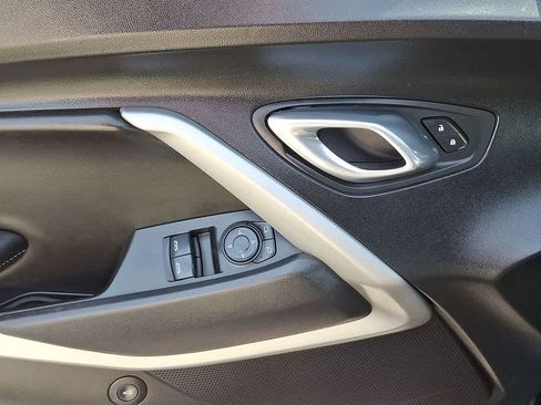 Used 2017 Chevrolet Camaro LT image 10