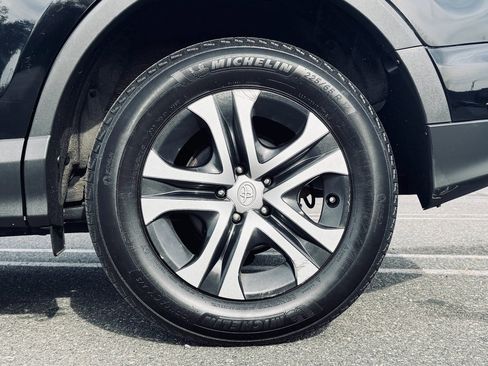 Used 2018 Toyota RAV4 LE image 28