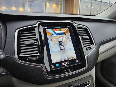 Certified 2024 Volvo XC90 T8 Ultimate w/ Protection Package Premier image 23