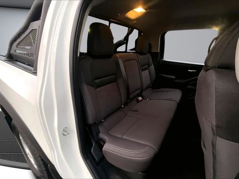 Used 2024 Nissan Frontier SV w/ Hardbody Edition image 25