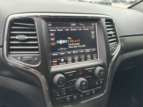 Used 2018 Jeep Grand Cherokee Altitude AWD/4WD image 34
