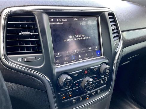 Used 2018 Jeep Grand Cherokee Altitude AWD/4WD image 22