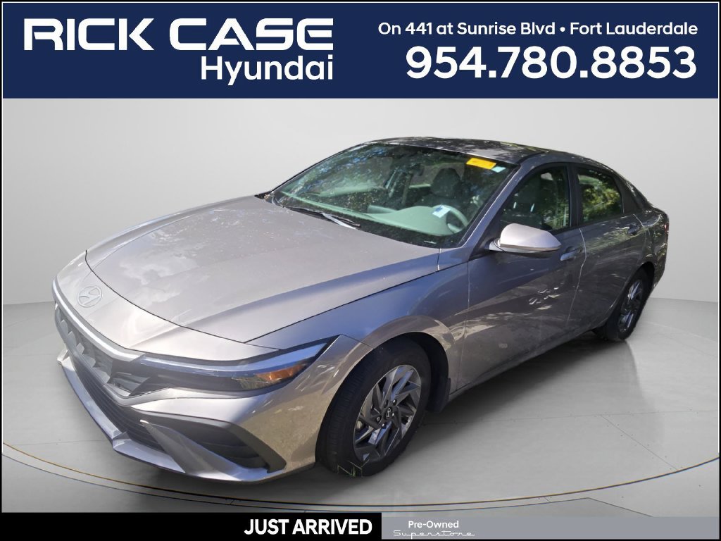 Used 2024 Hyundai Elantra SEL FWD image 1